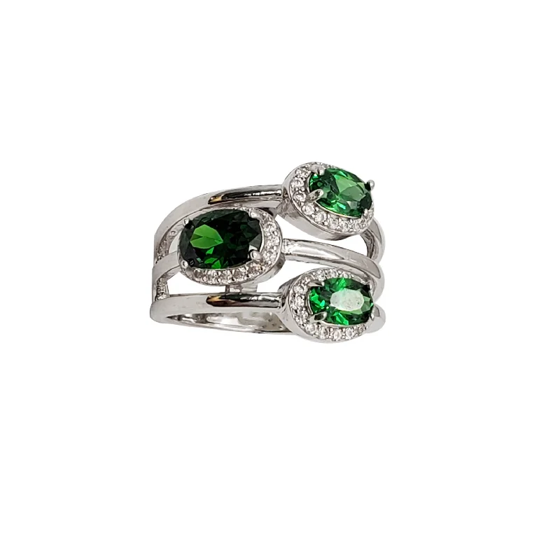 women's rings with oval gemstone -Green Stone Ring ( Silver ）