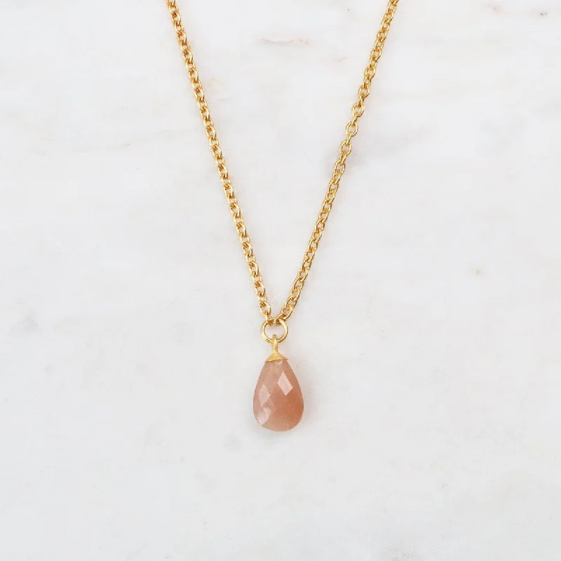 women's necklaces with bold chain -Peach Moonstone Pendant Necklace