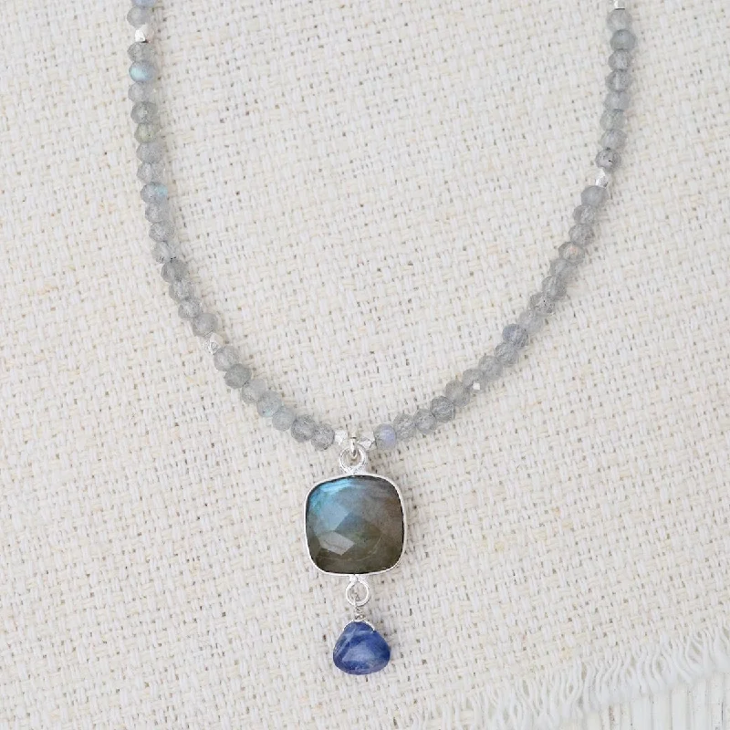 women's necklaces with layered chains -Silver Labradorite Square Link Necklace