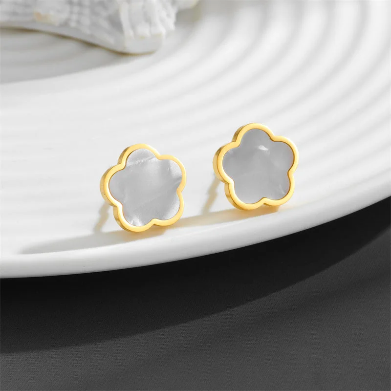 E1911-16 White Ear Studs