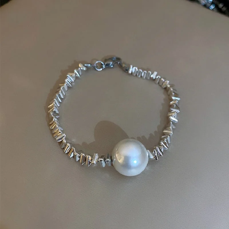 Silver. Bracelet.