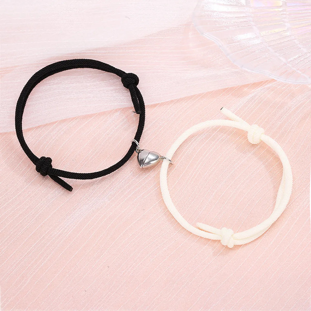 women's bracelets with modern style -Simple Style Heart No Inlaid Couple Bracelets