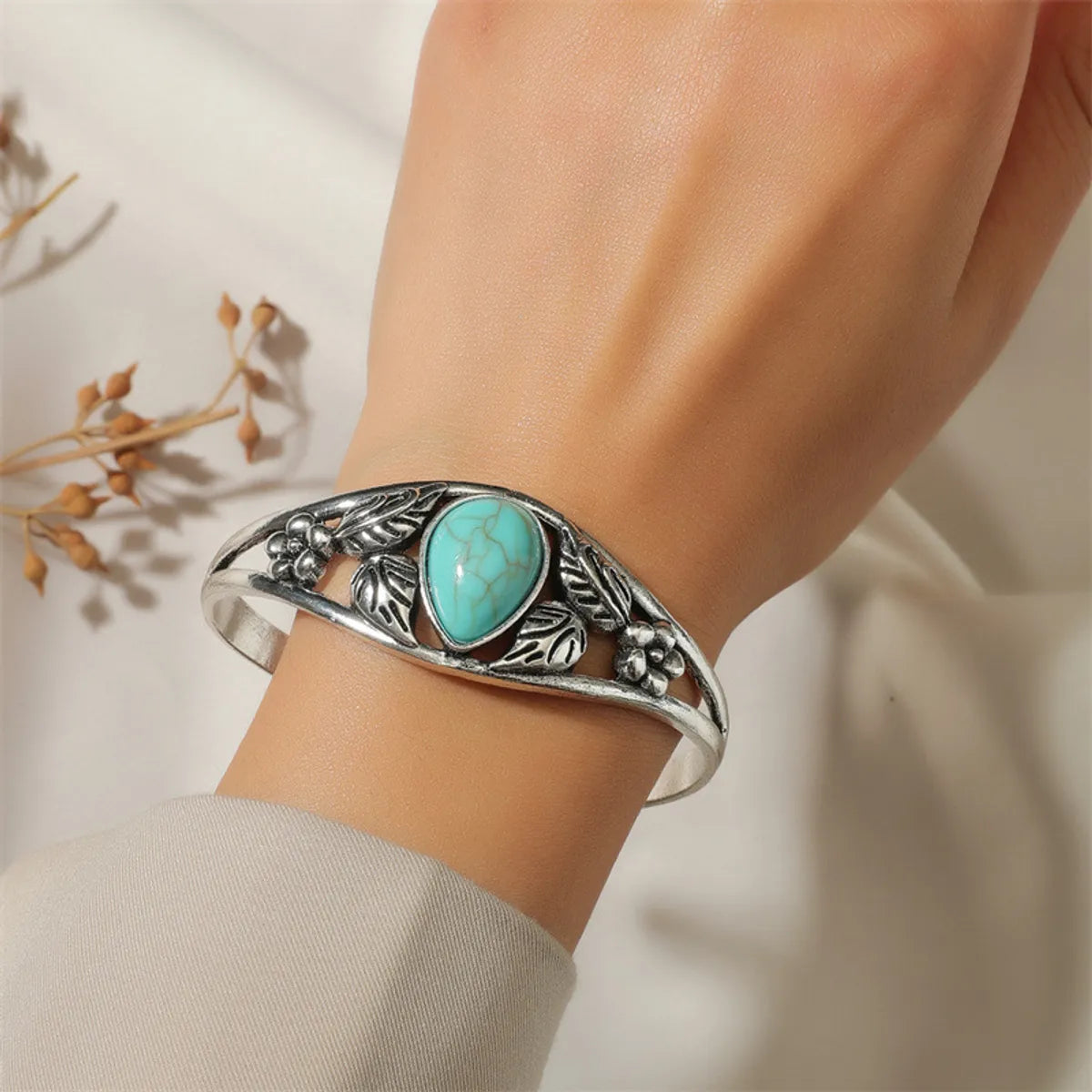 women's bracelets with minimalist bangle -Retro Leaf Square Water Droplets Alloy Inlay Turquoise Women'S Nepal Bracelets