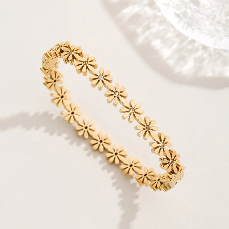 Chrysanthemum Bracelet Gold