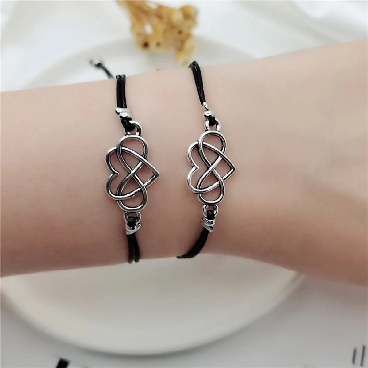 women's bracelets with round gemstone -Simple Style Infinity Heart Shape Alloy Wax Rope Wholesale Bracelets