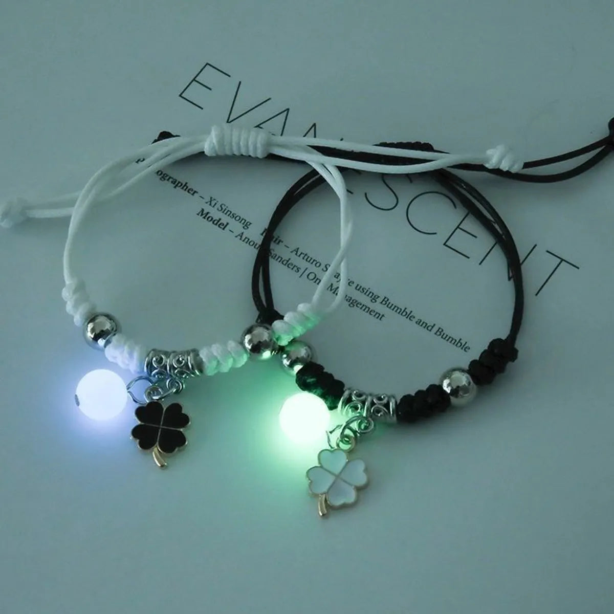 Luminous Black and White Clover Pairs [Resin Luminous Beads]]