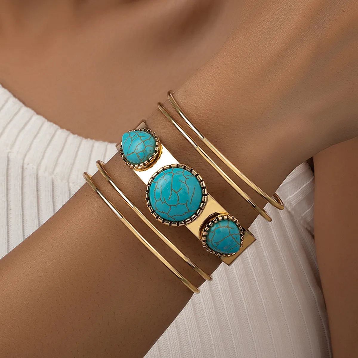 women's bracelets with gemstone beads -Retro Exaggerated Round Water Droplets Alloy Plating Inlay Turquoise Women'S Cuff Bracelets