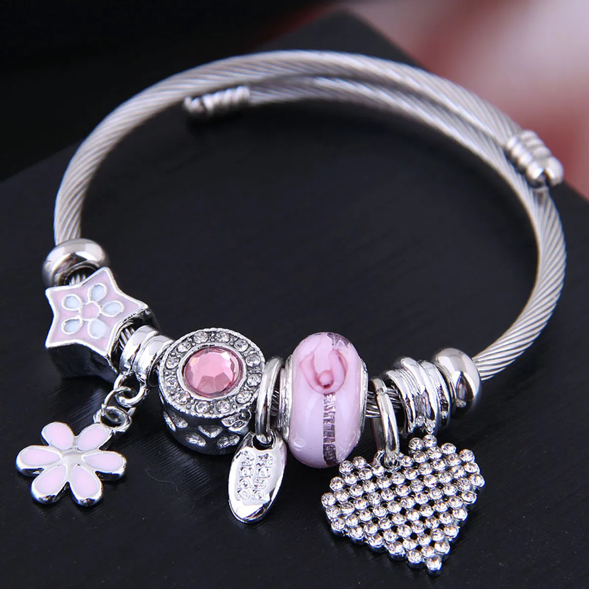 women's bracelets with art deco style -Fashion Metal Wild Simple Flowers Bright Love Pendant Multi-Element Accessories Personalized Bracelet