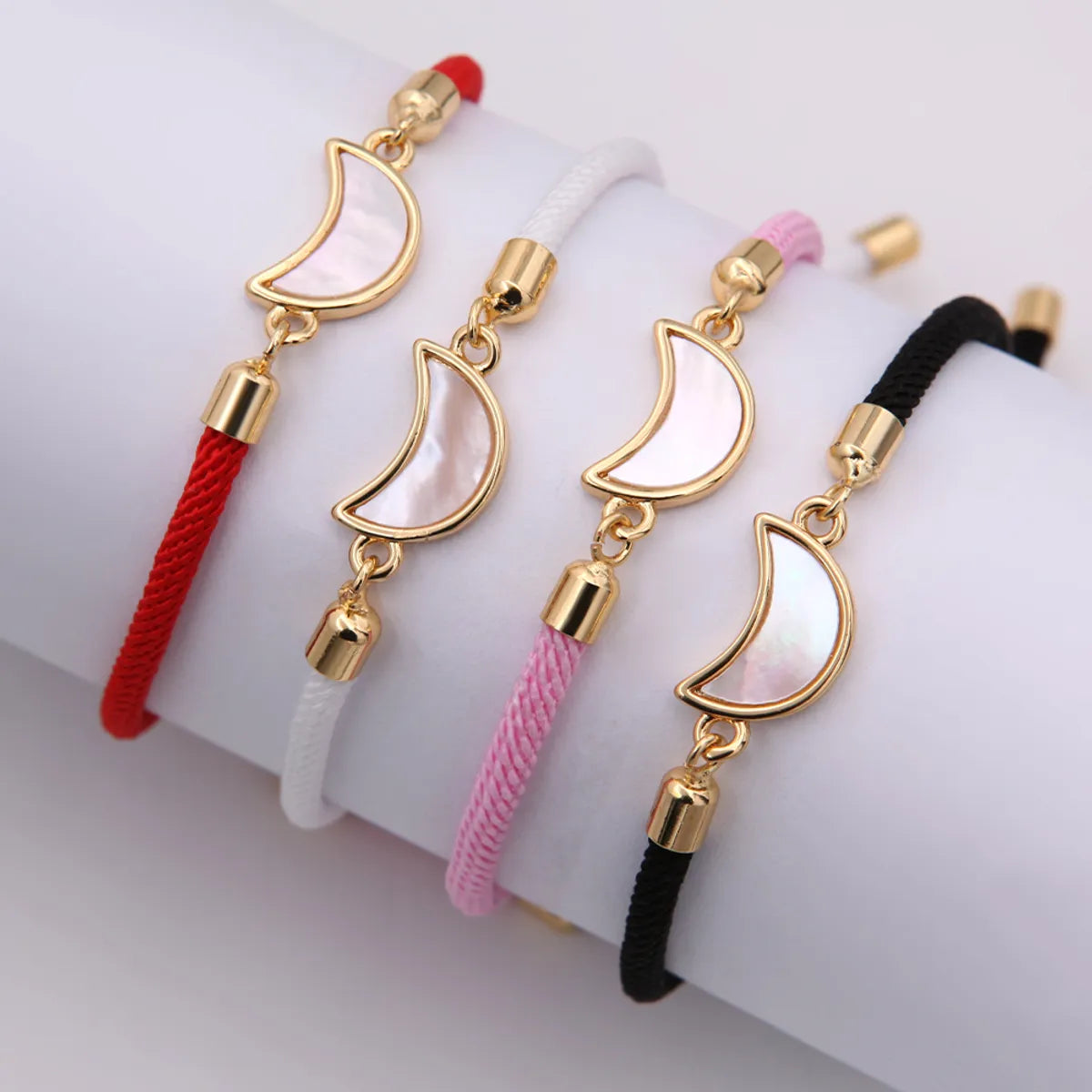 women's bracelets with mixed metal design -Simple Style Classic Style Moon Nylon Shell Copper Plating 18K Gold Plated Eid Al-Fitr Women's Bracelets