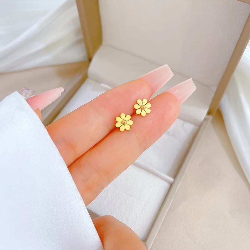 Chrysanthemum Ear Studs